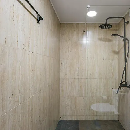 Guestready - Charming Stone Retreat * 加亚新城